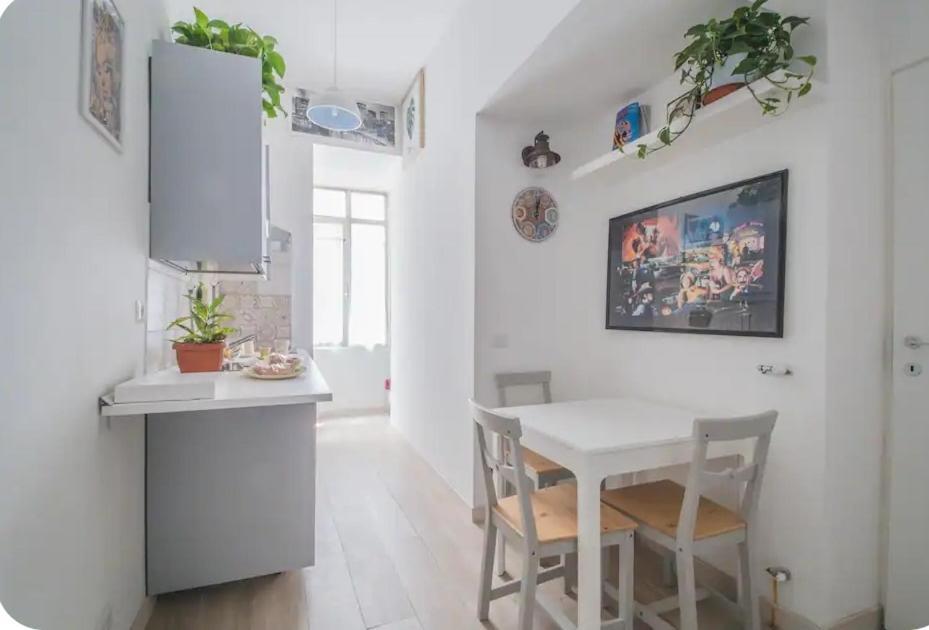 House Apartment Rom